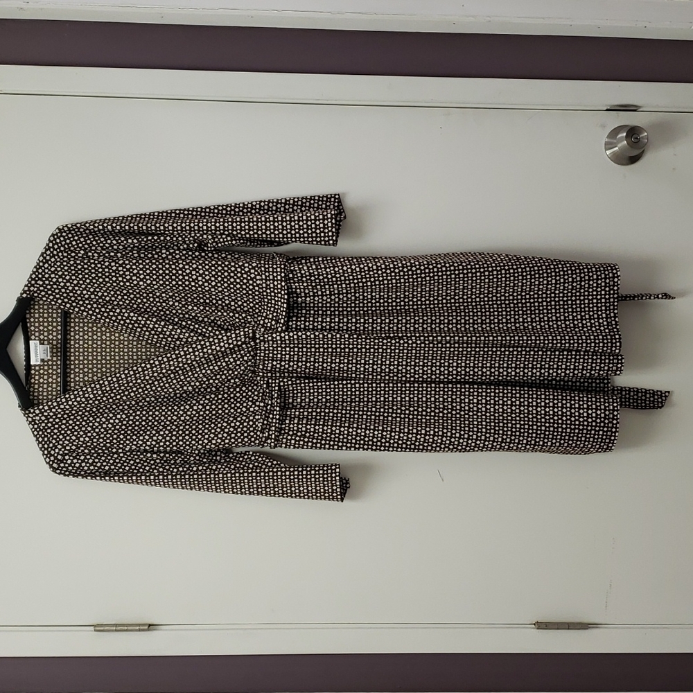 Motherhood dress brown and tan diamond shapes - Picture 1 of 7
